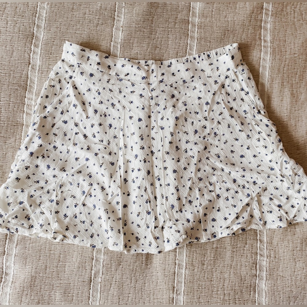 American Eagle floral skirt